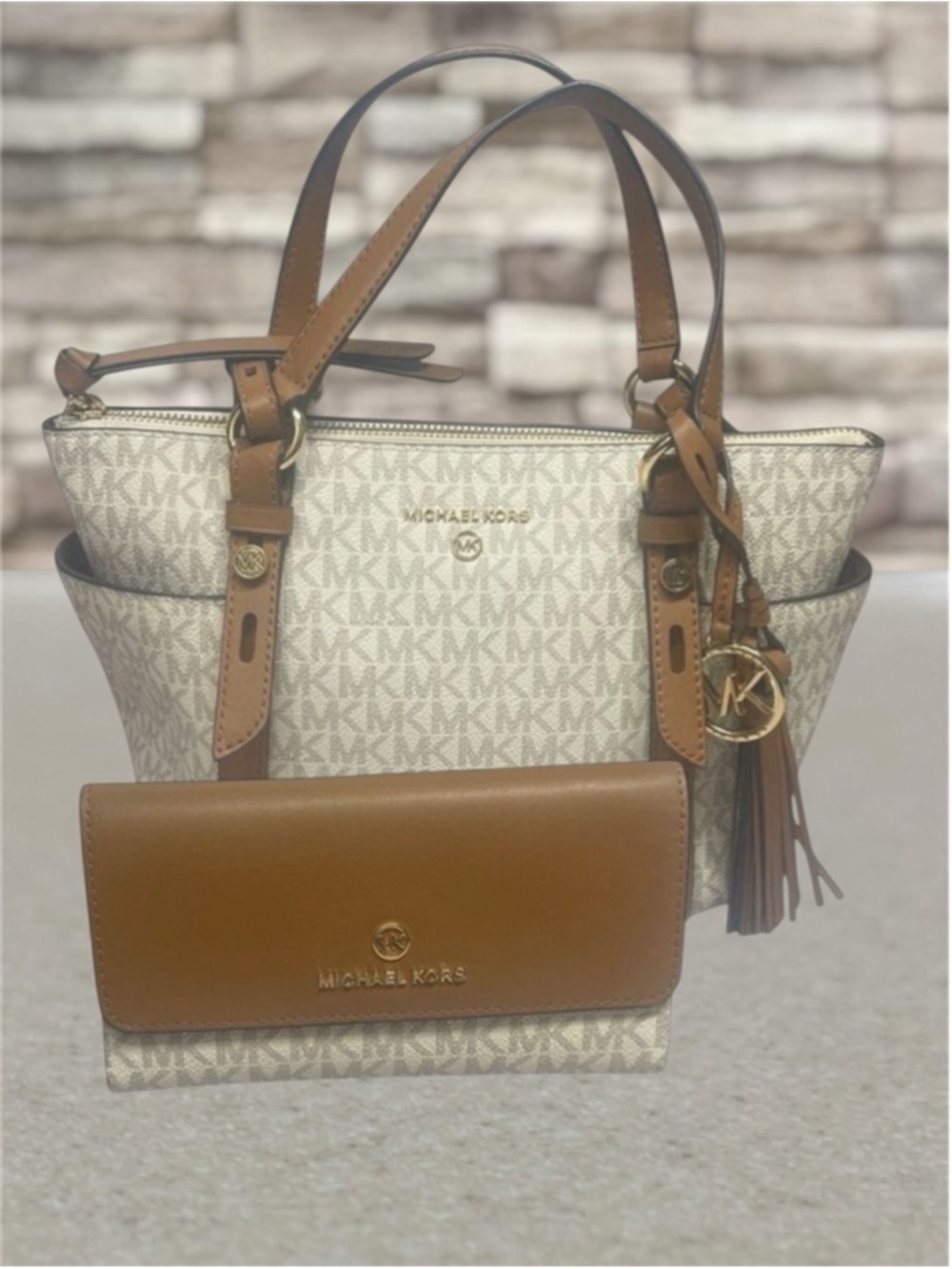 Michael Kors Sullivan TZ Crossbody & Wallet Set MK Signature Logo Vanilla/Acorn